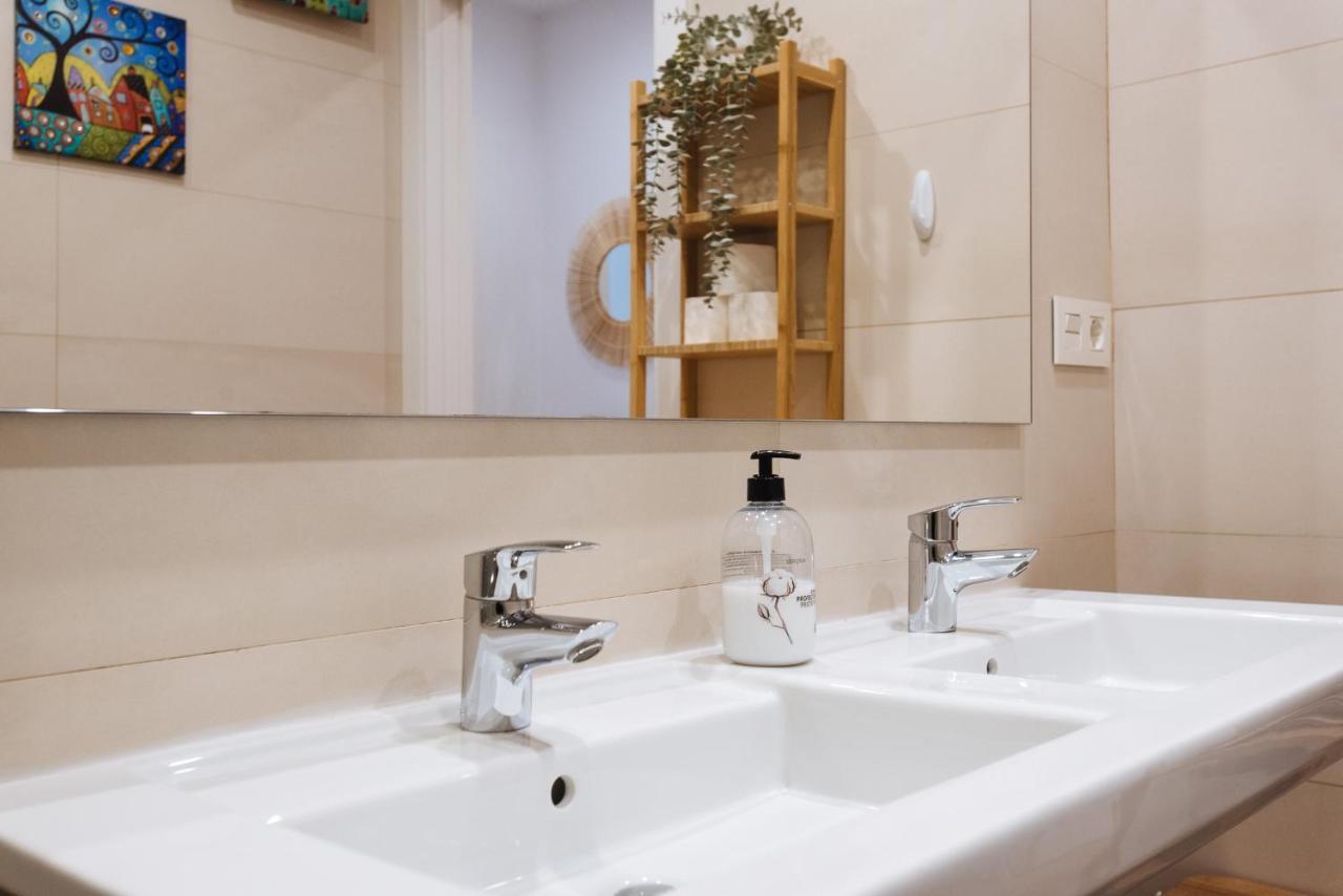 Apartamento Estelar Con Piscina Y Garaje Nervion Apartment Seville Ngoại thất bức ảnh