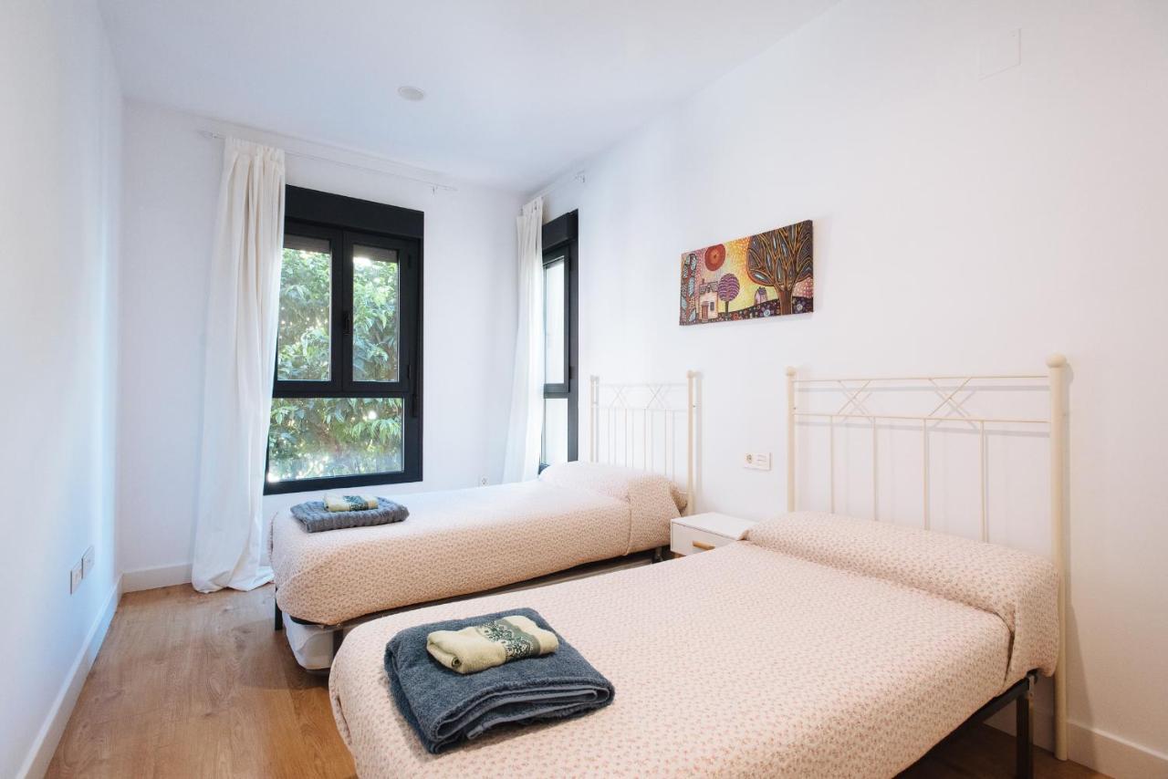 Apartamento Estelar Con Piscina Y Garaje Nervion Apartment Seville Ngoại thất bức ảnh
